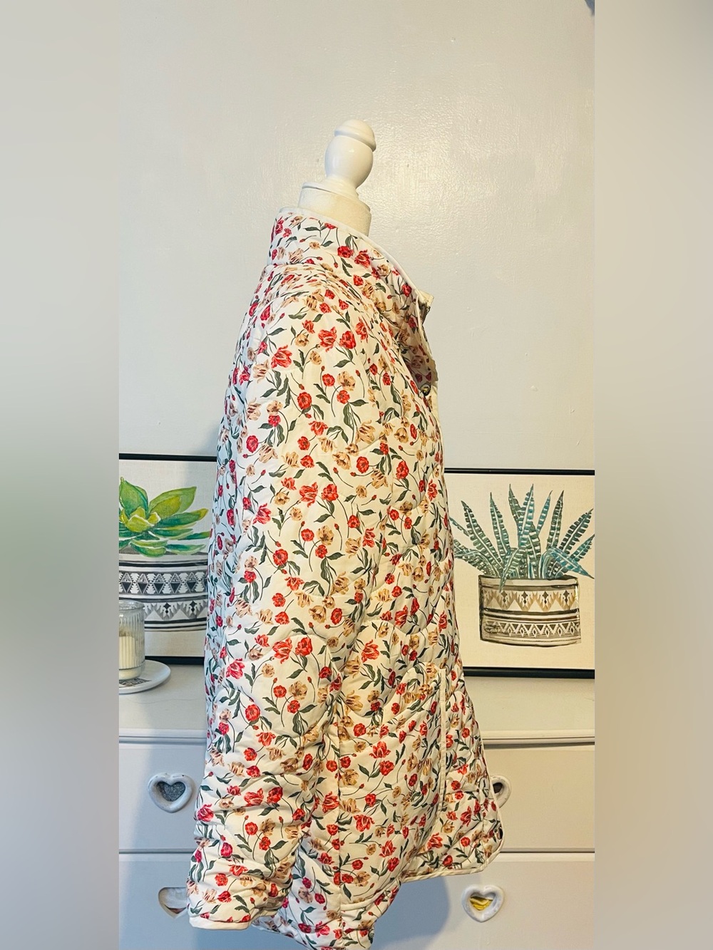 Draper James Cream Quilted Floral Utility Jacket with Red and Green Print size M - Picture 4 of 11